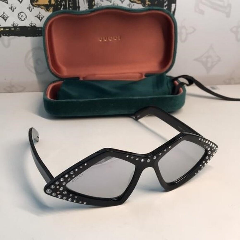 New Authentic Gucci Black Rhinestone Sunglasses. GG0496s 004